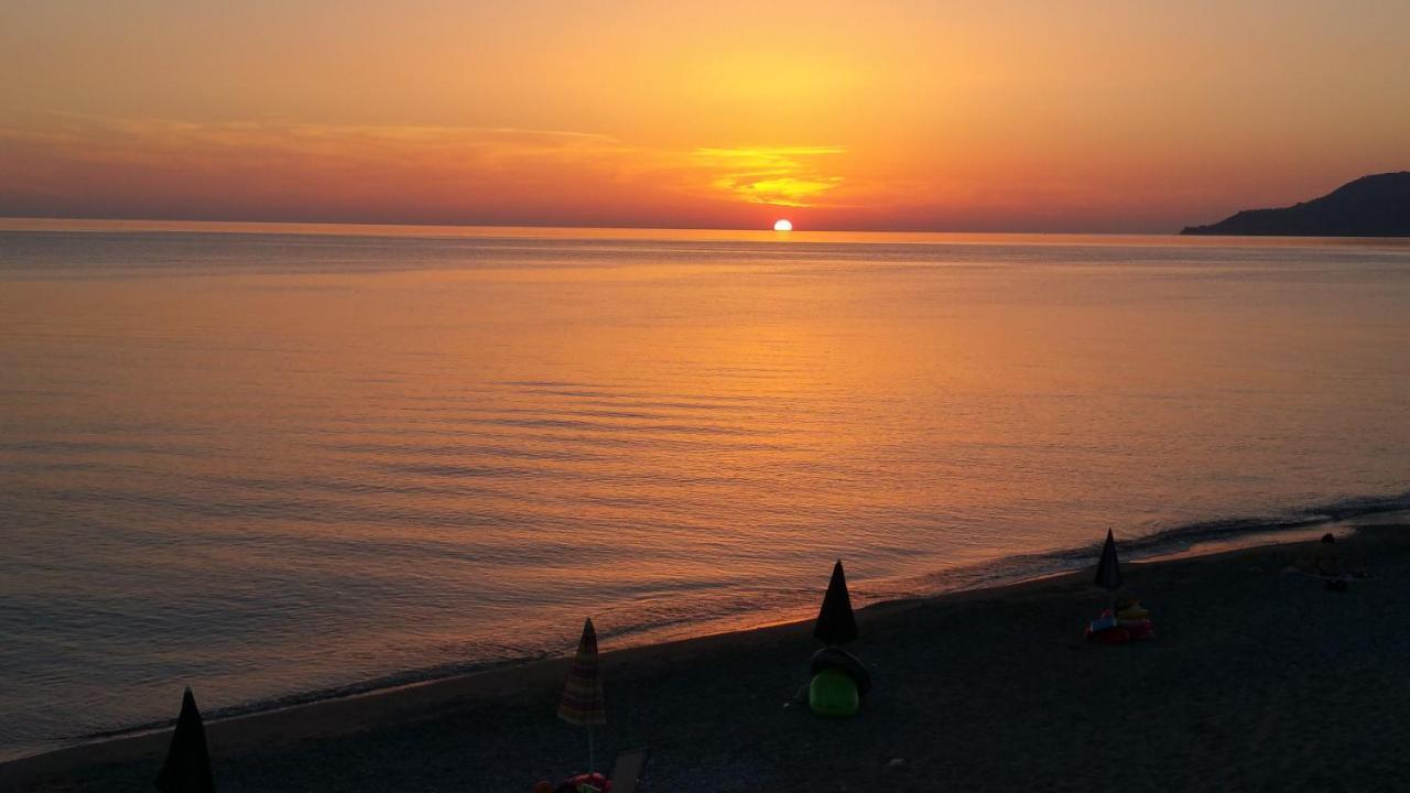 A Due Passi Dal Mare Bed & Breakfast Acquappesa Dış mekan fotoğraf